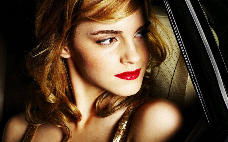 Emma Watson in car