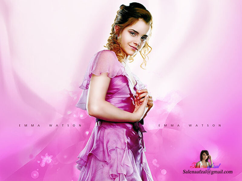 Emma Watson in pink dress