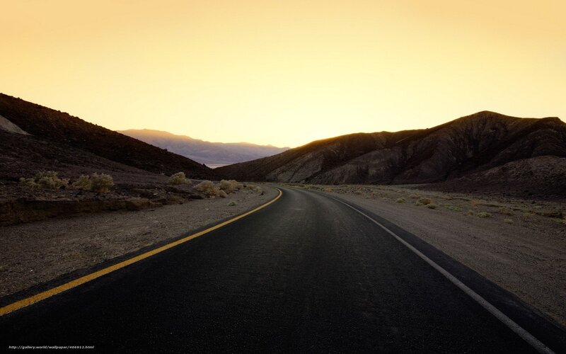 Empty Road in Desert — Yellow, Serene