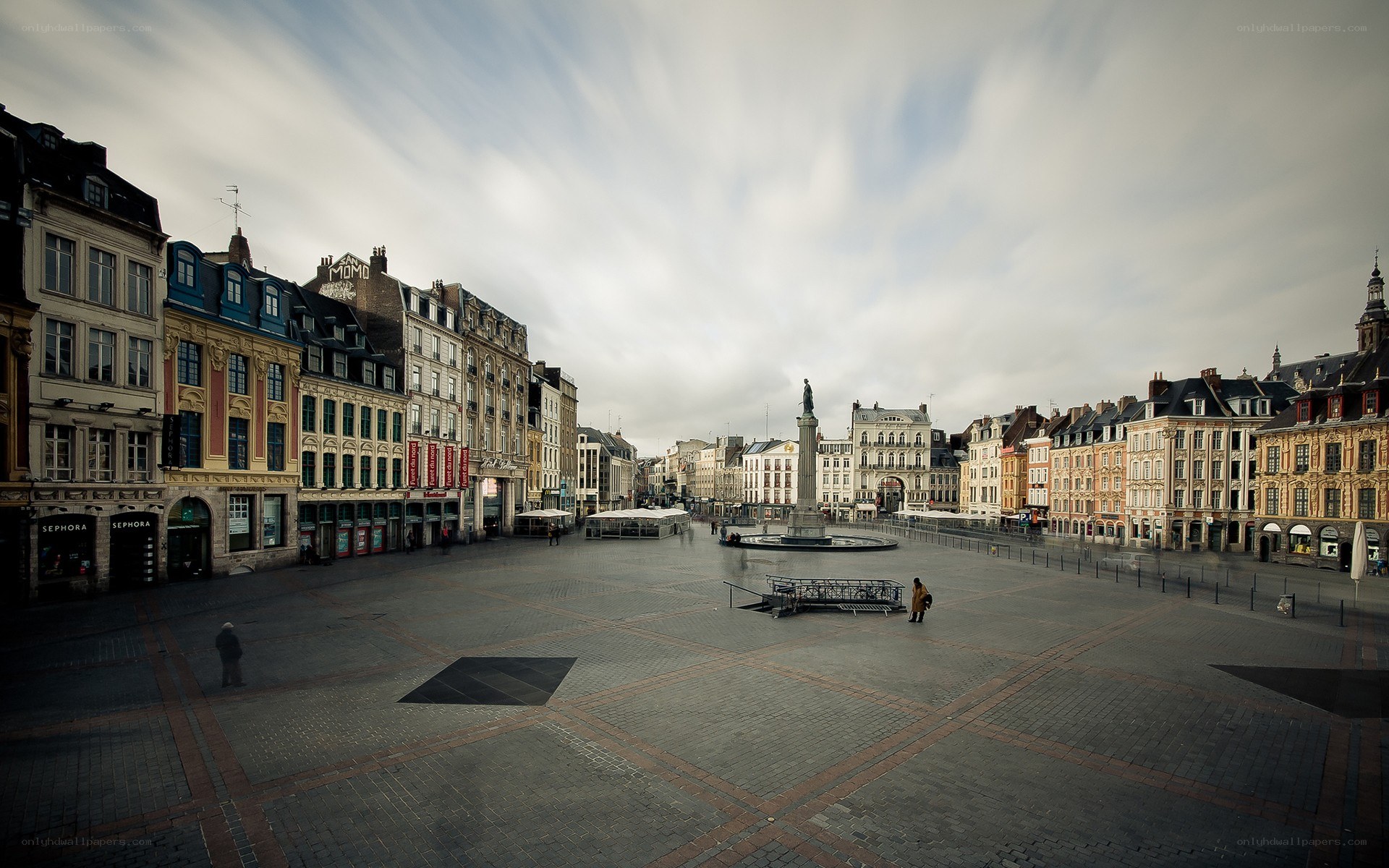 Empty square in Lille