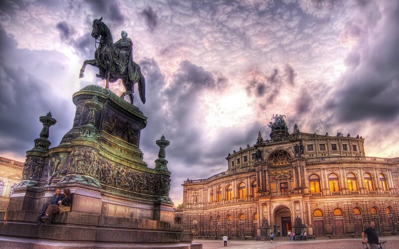 Equestrian Statue and Opera House