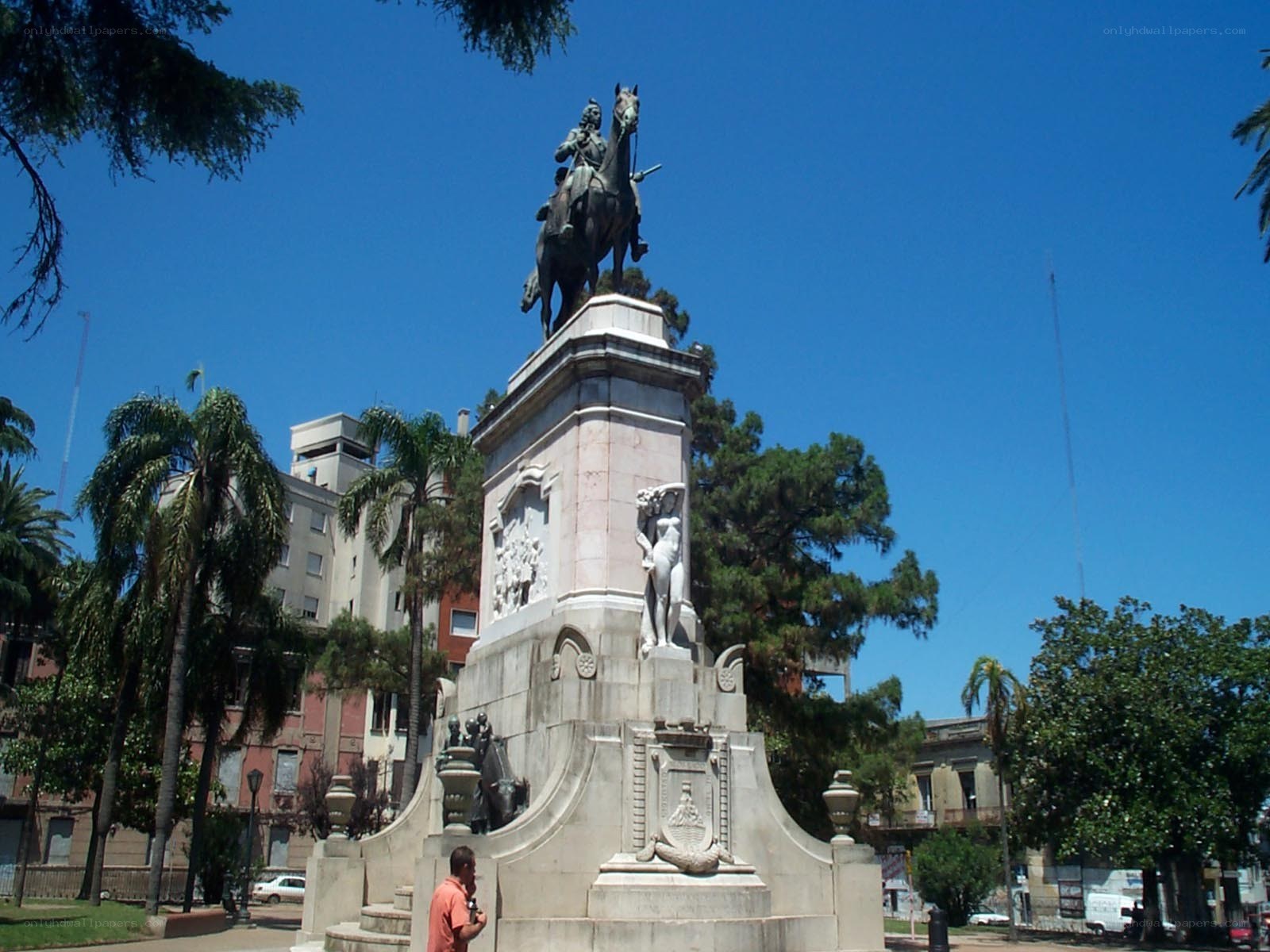 equestrian statue in plaza