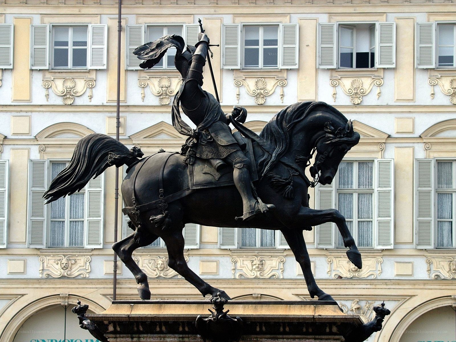 equestrian statue of a knight
