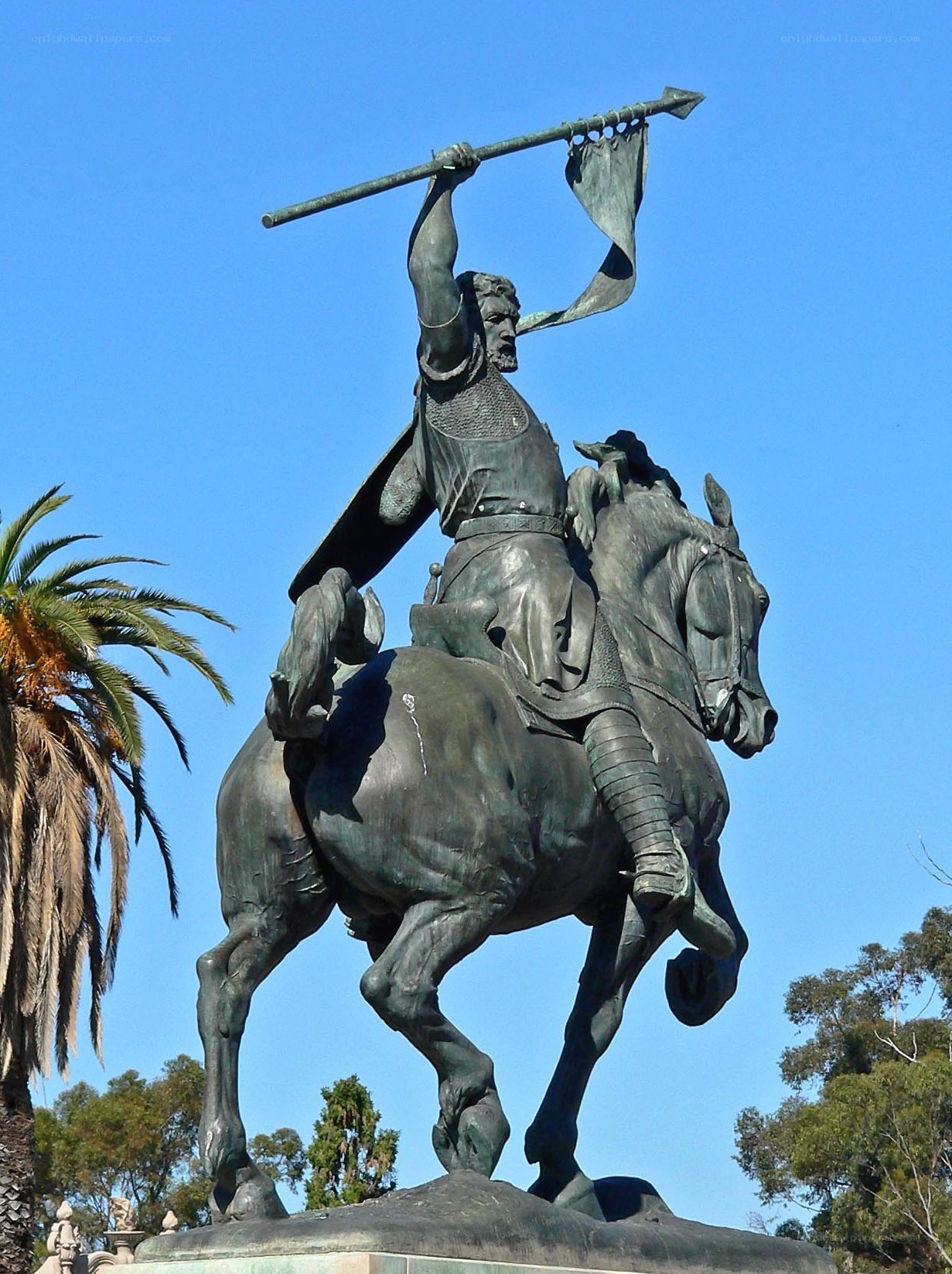 equestrian statue of a warrior