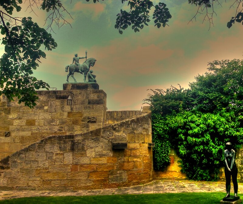 Equestrian Statue on Wall — Green
