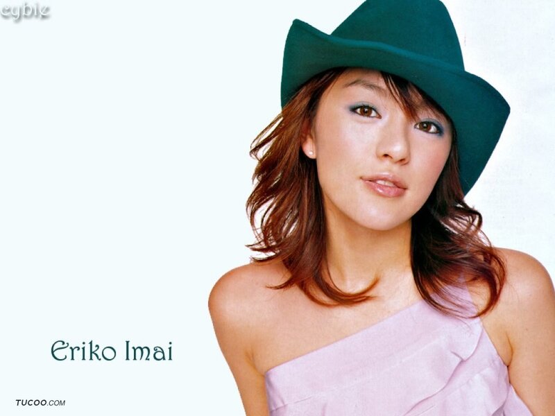 Eriko Imai in a green hat