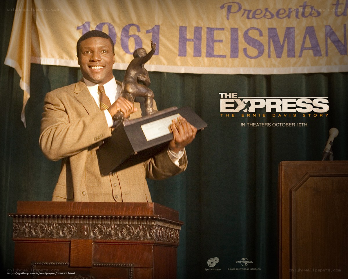 Ernie Davis holding award