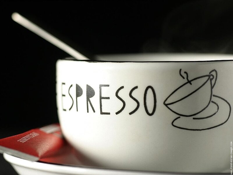 Espresso cup with steam