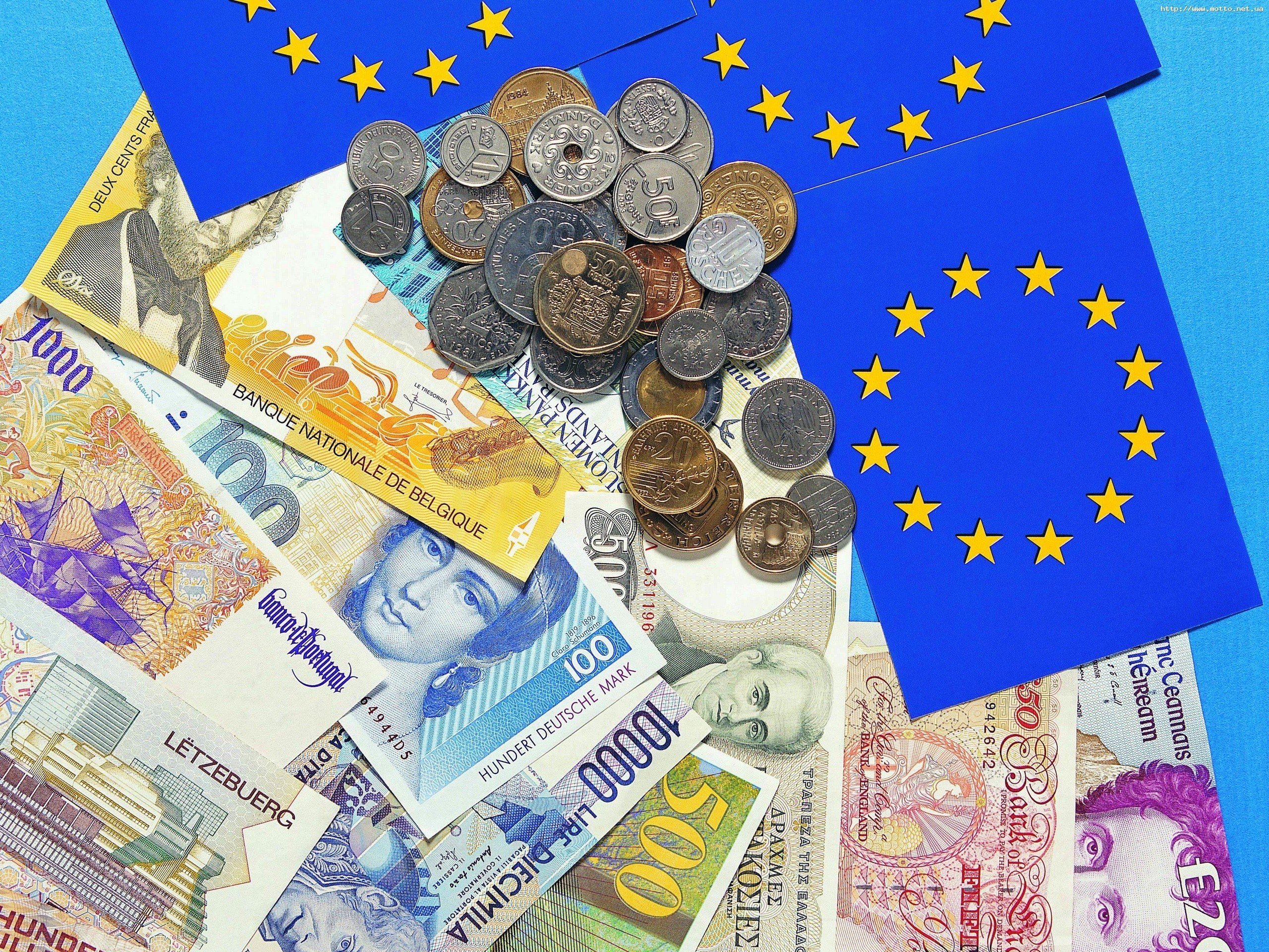 Euro currency and banknotes