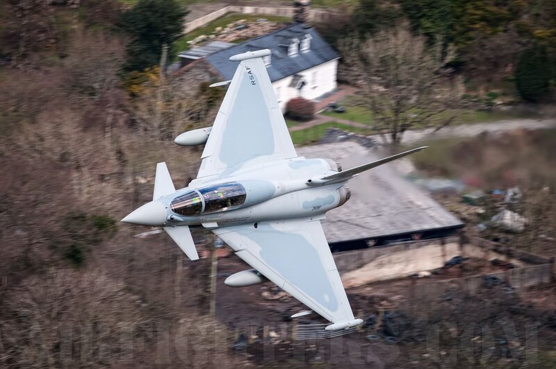 Eurofighter Typhoon Jet — Gray, Dynamic, Autumn