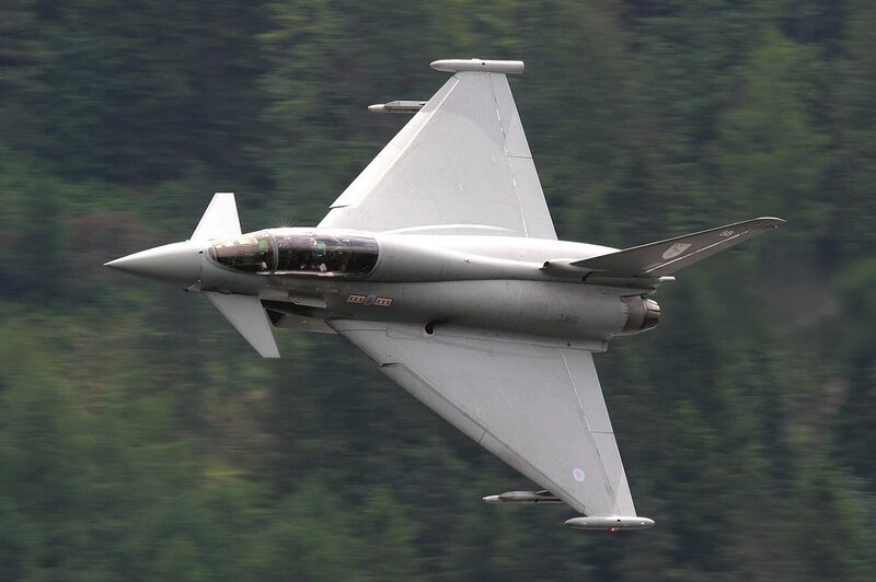 Eurofighter Typhoon Jet — Gray, Dynamic