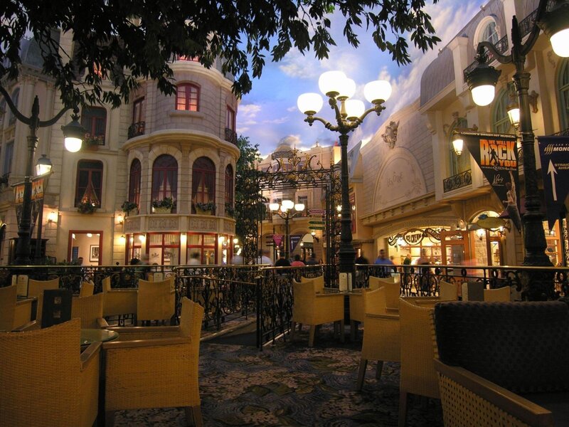 European-style indoor street scene