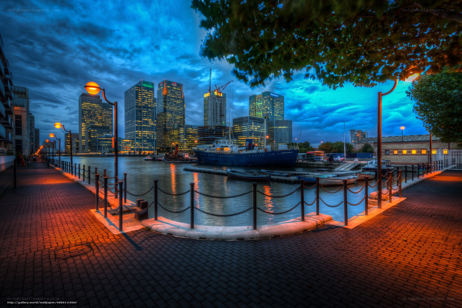 Evening at Canary Wharf