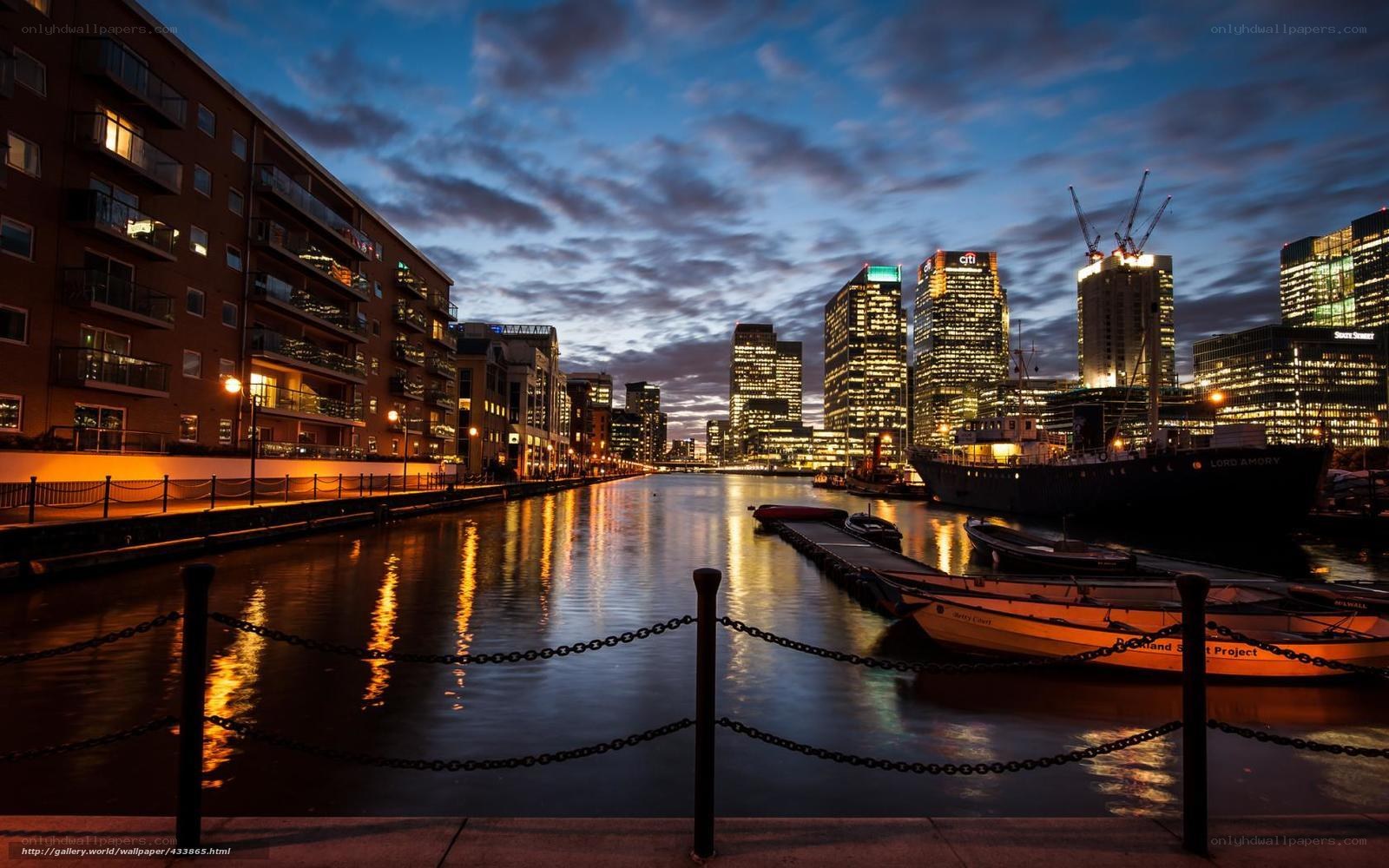 Evening at Canary Wharf