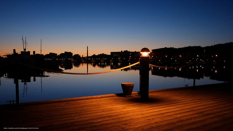 Evening at the harbor