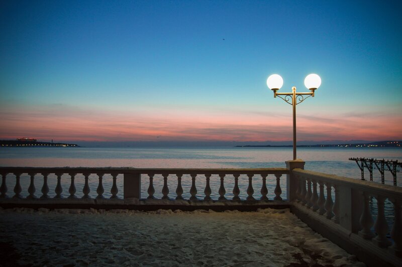 Evening by the water