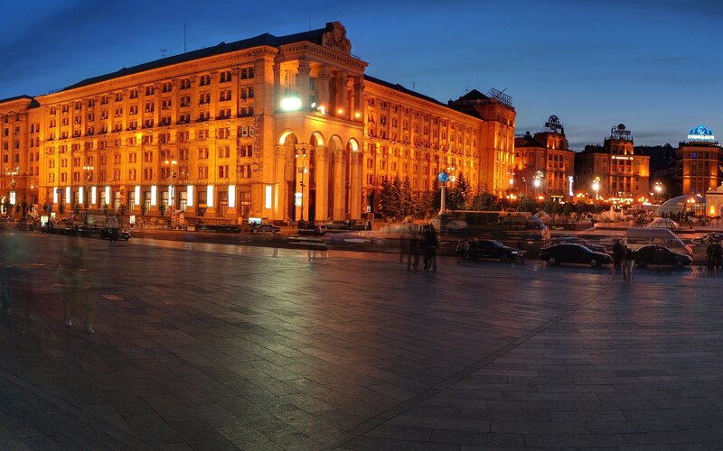 Evening view of a city square
