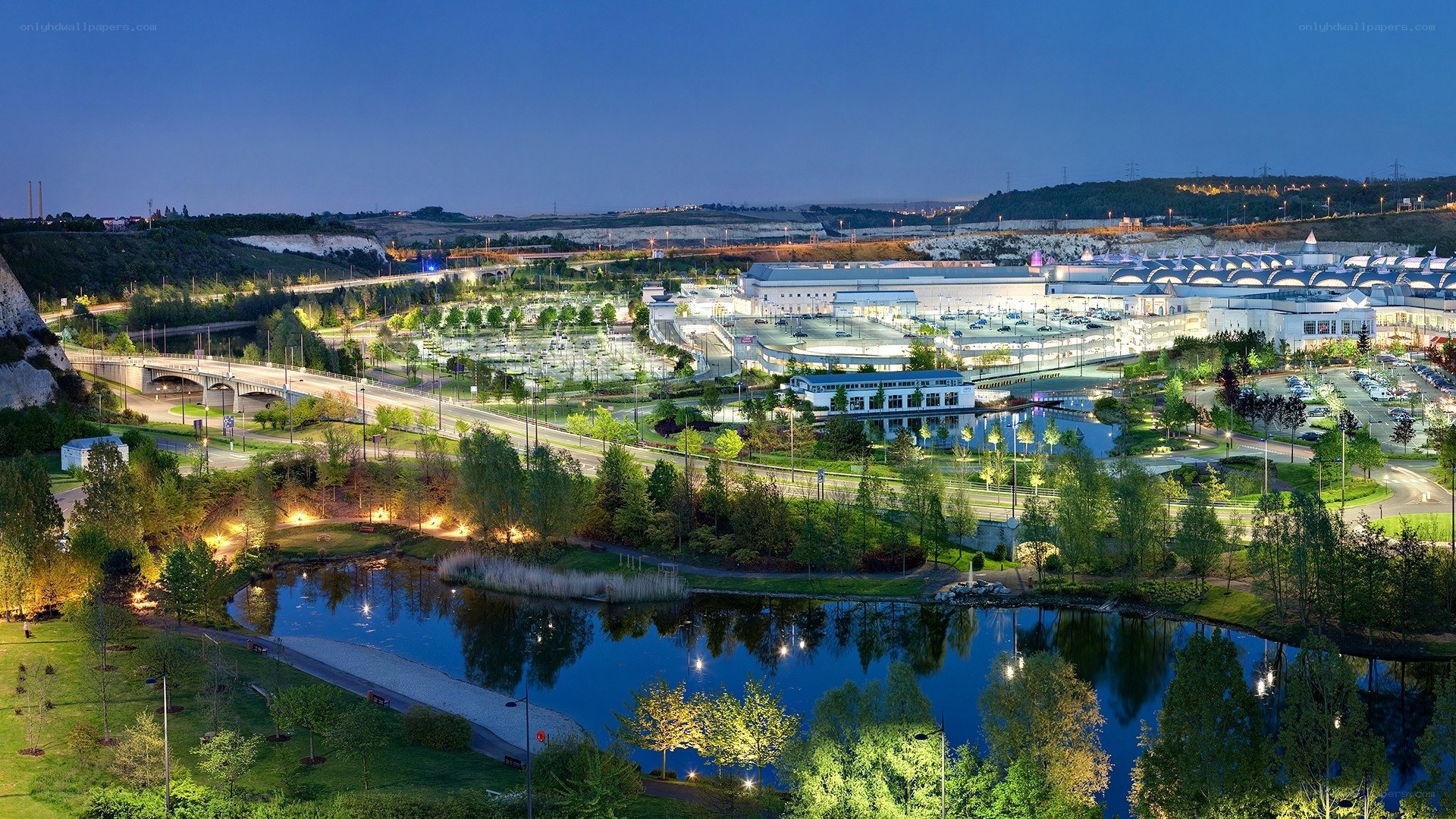 Evening view of a modern shopping complex