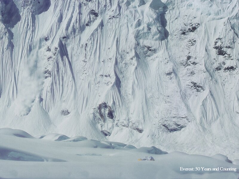 Everest avalanche scene