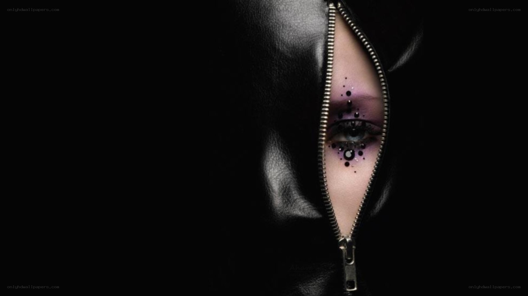 eye through zipper