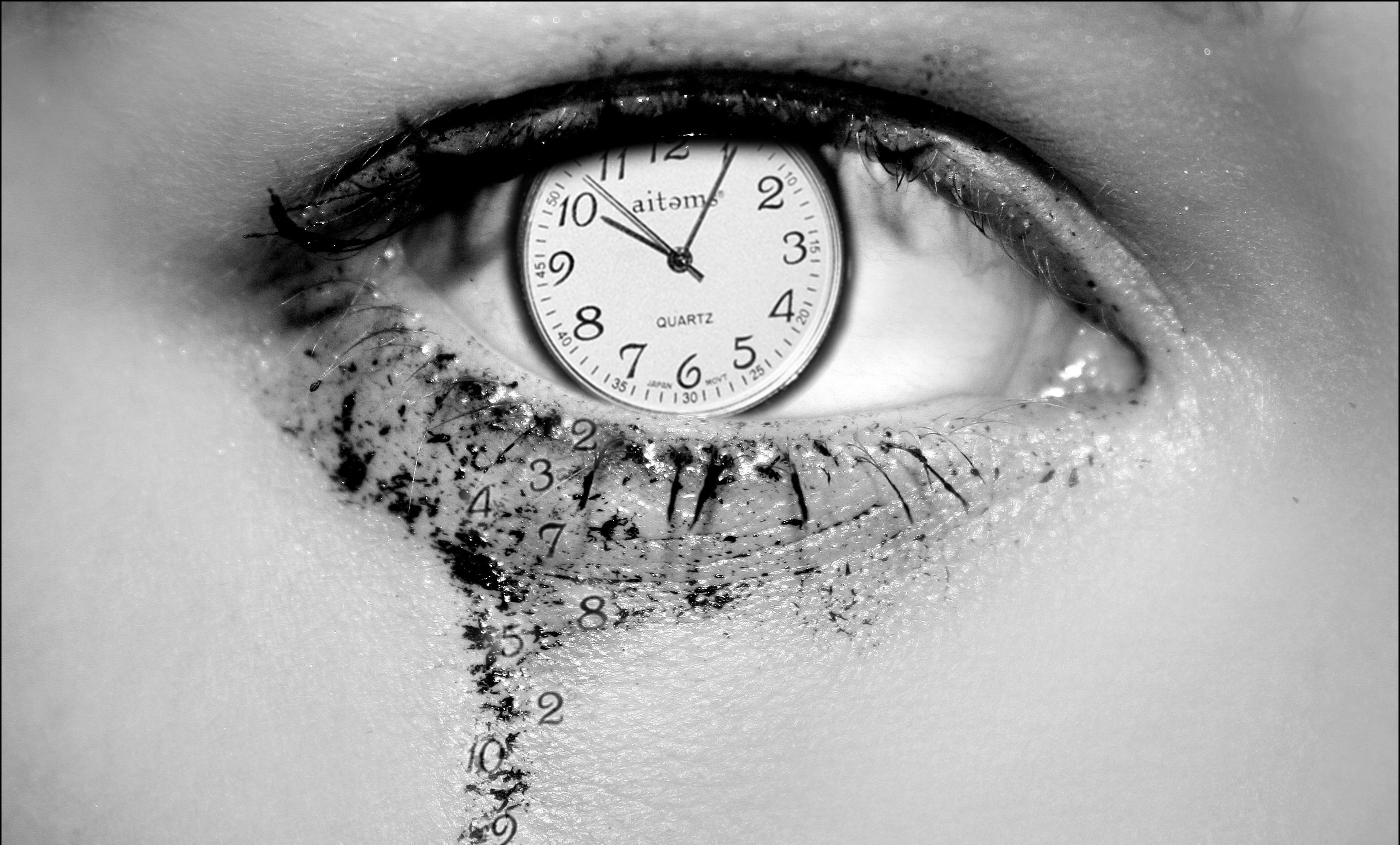 eye with clock in pupil