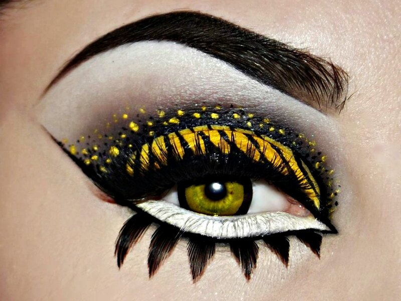 Eye with Dramatic Makeup — Black