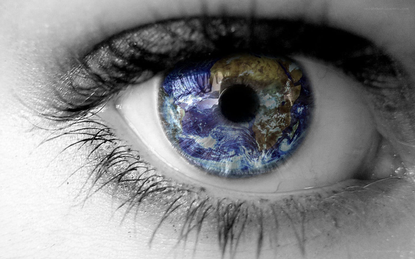 eye with earth reflection