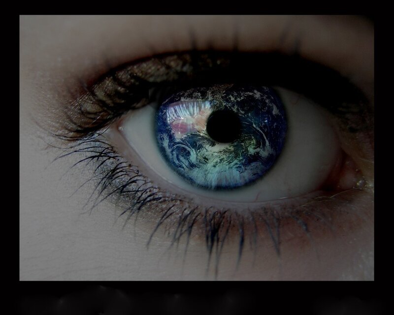 eye with earth reflection