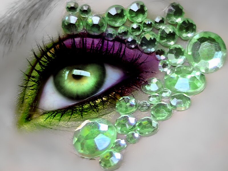 Eye with Green Makeup — Dramatic