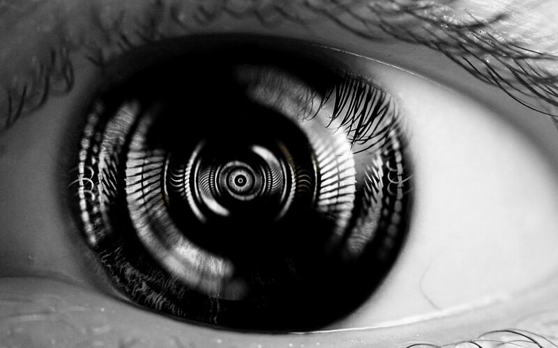 eye with optical illusion