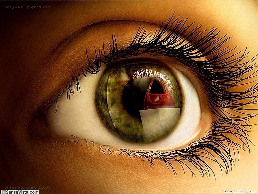 eye with reflection of handbag