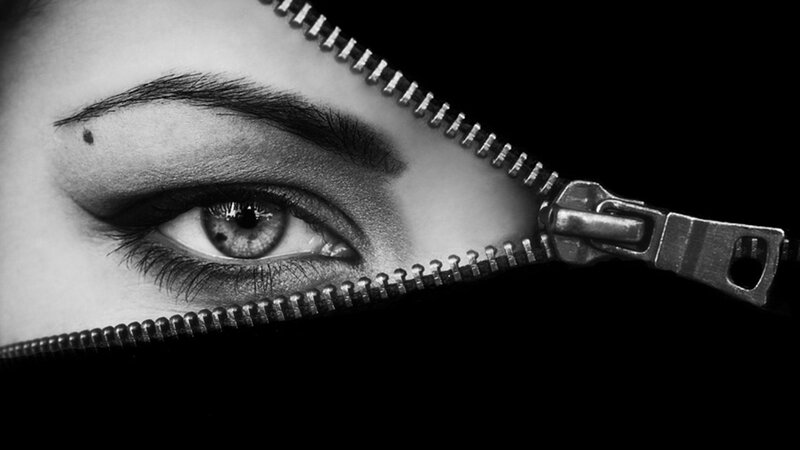 Eye with Zipper