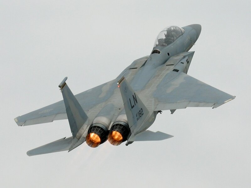 F-15 Fighter Jet — Gray, Dynamic