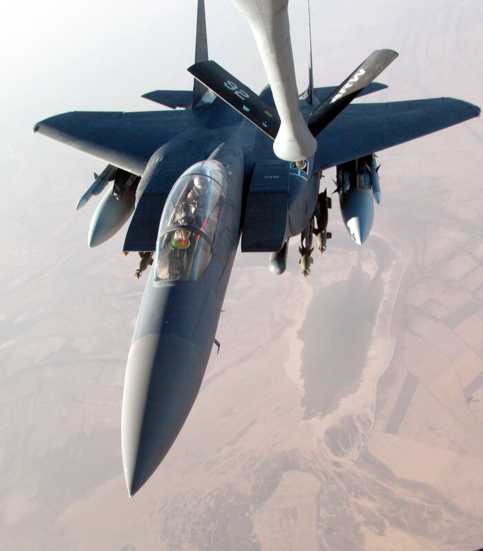 F-15 fighter jet refueling