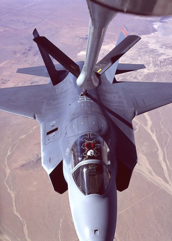 F-15 fighter jet refueling