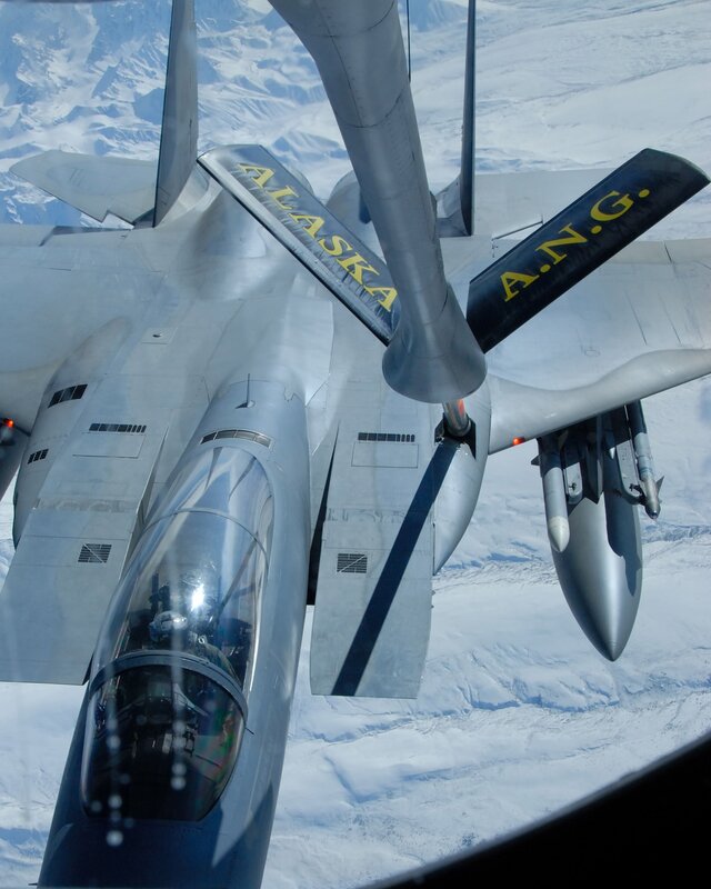 F-15 fighter jet refueling