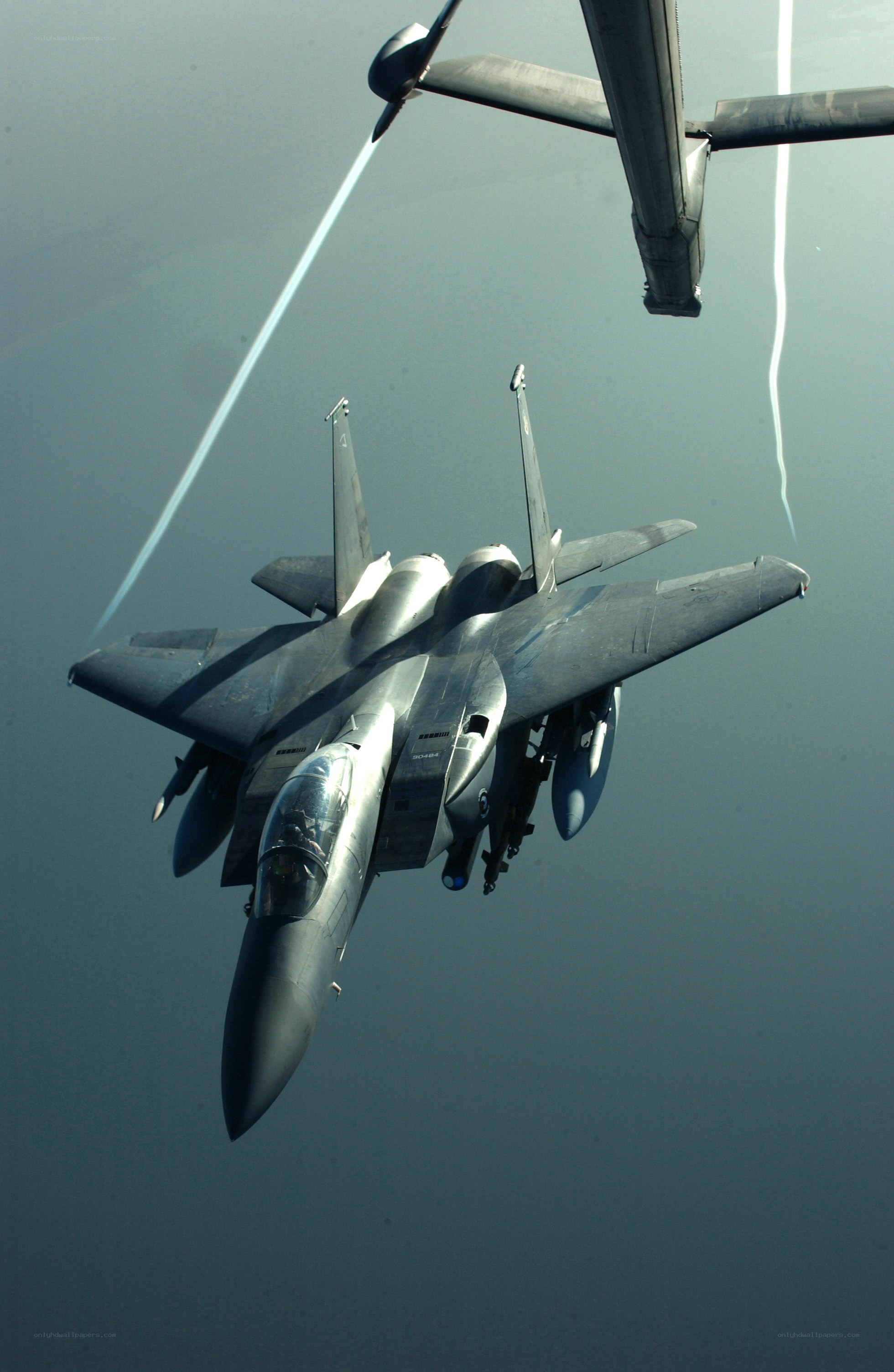 F-15 fighter jet refueling