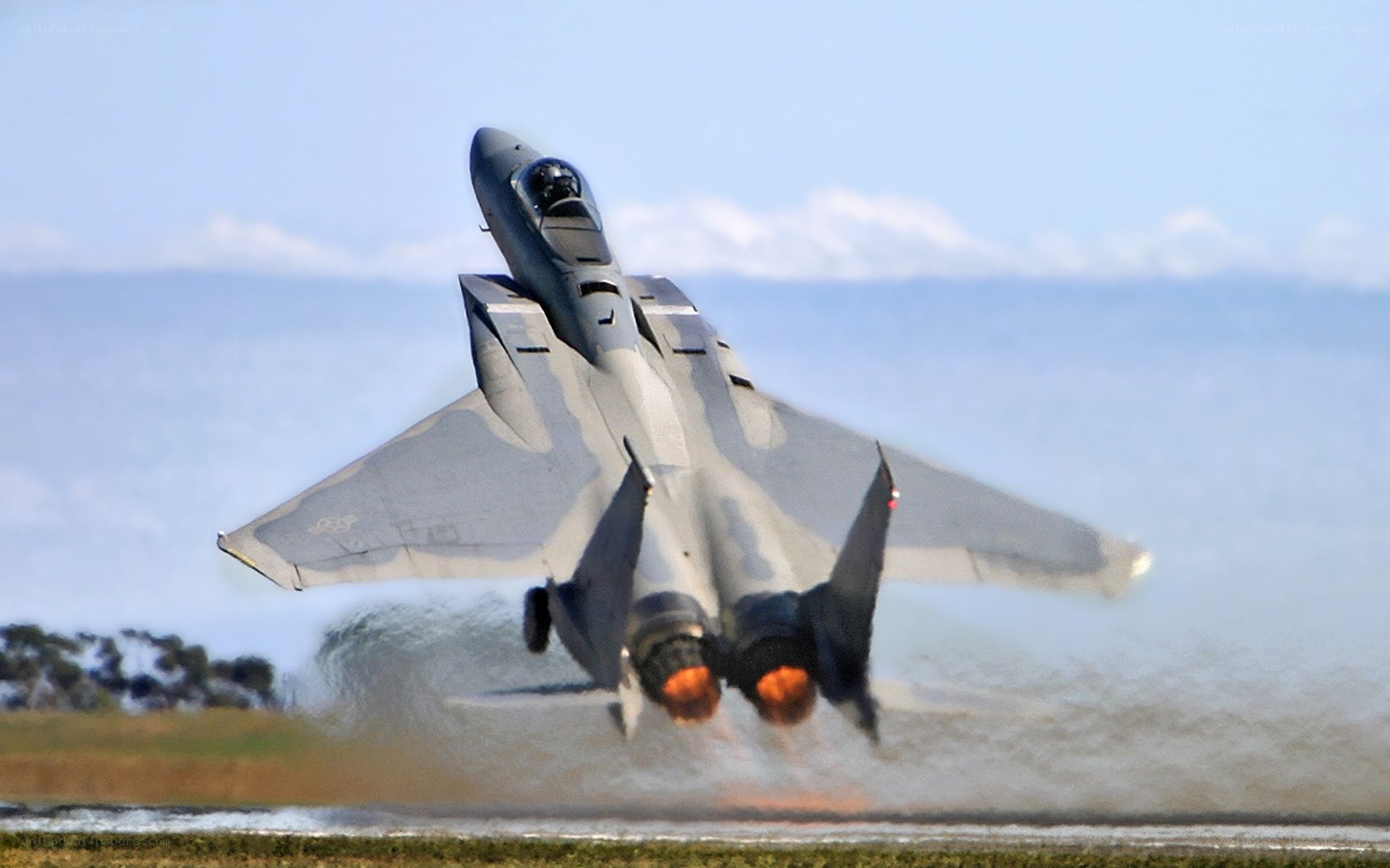 F-15 fighter jet taking off