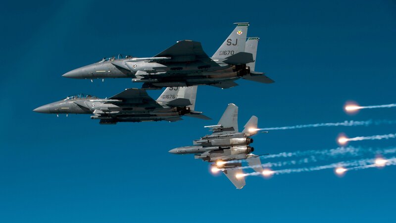 F-15 Fighter Jets — Blue, Dynamic