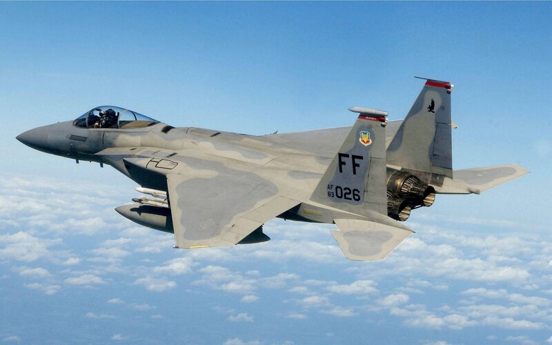F-15E Fighter Jet — Gray, Calm