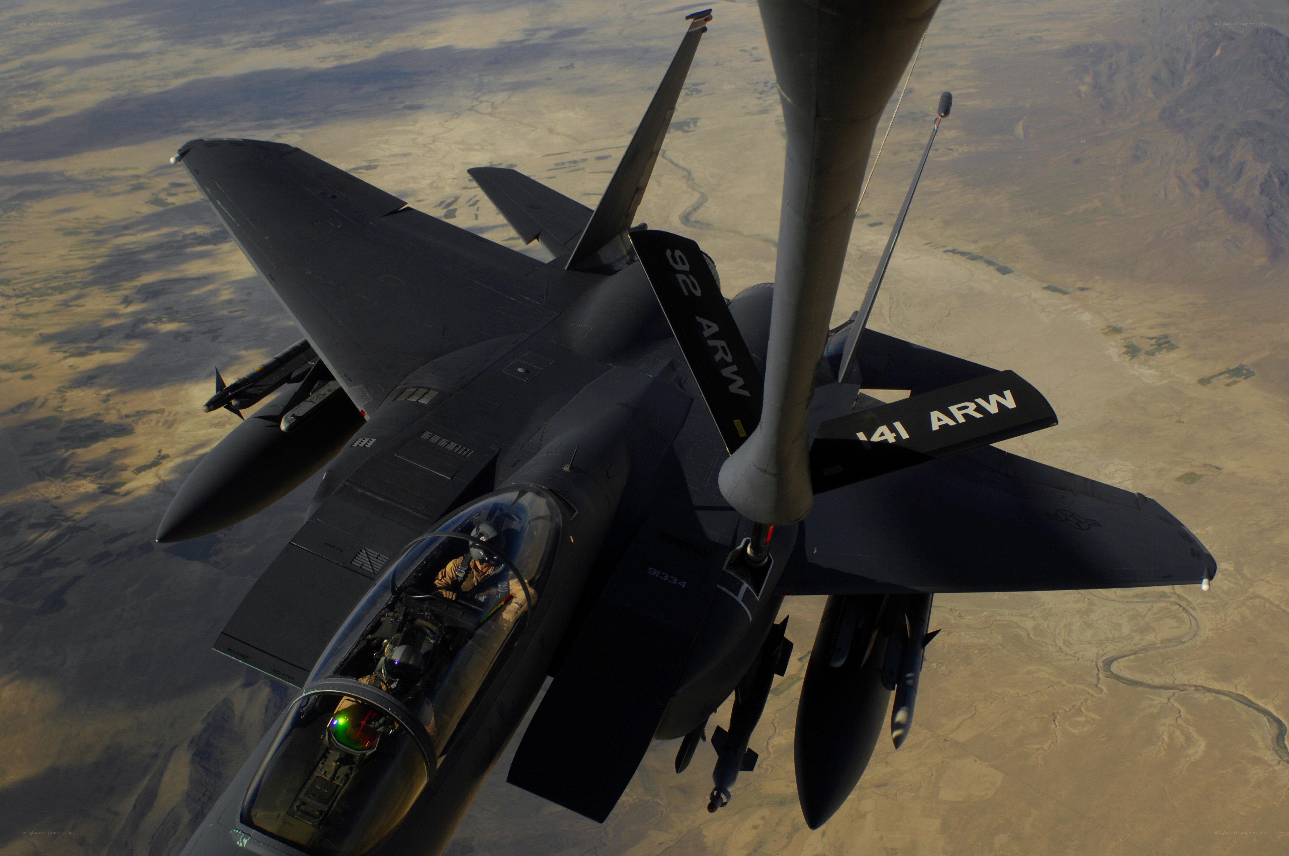 F-15E fighter jet refueling