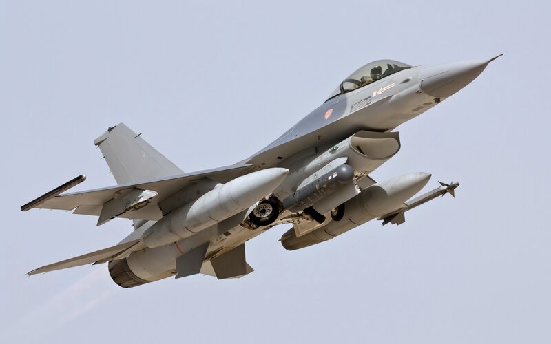 F-16 Fighter Jet — Gray, Dynamic, Afternoon, Photograph, Aircraft, Missile