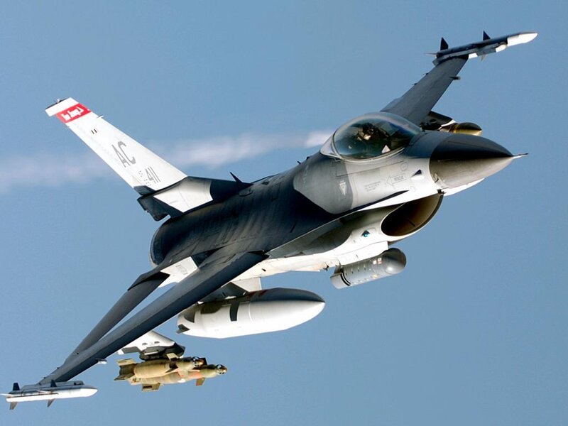 F-16 Fighter Jet — Gray, Dynamic