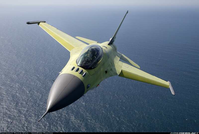 F-16 Fighter Jet — Green