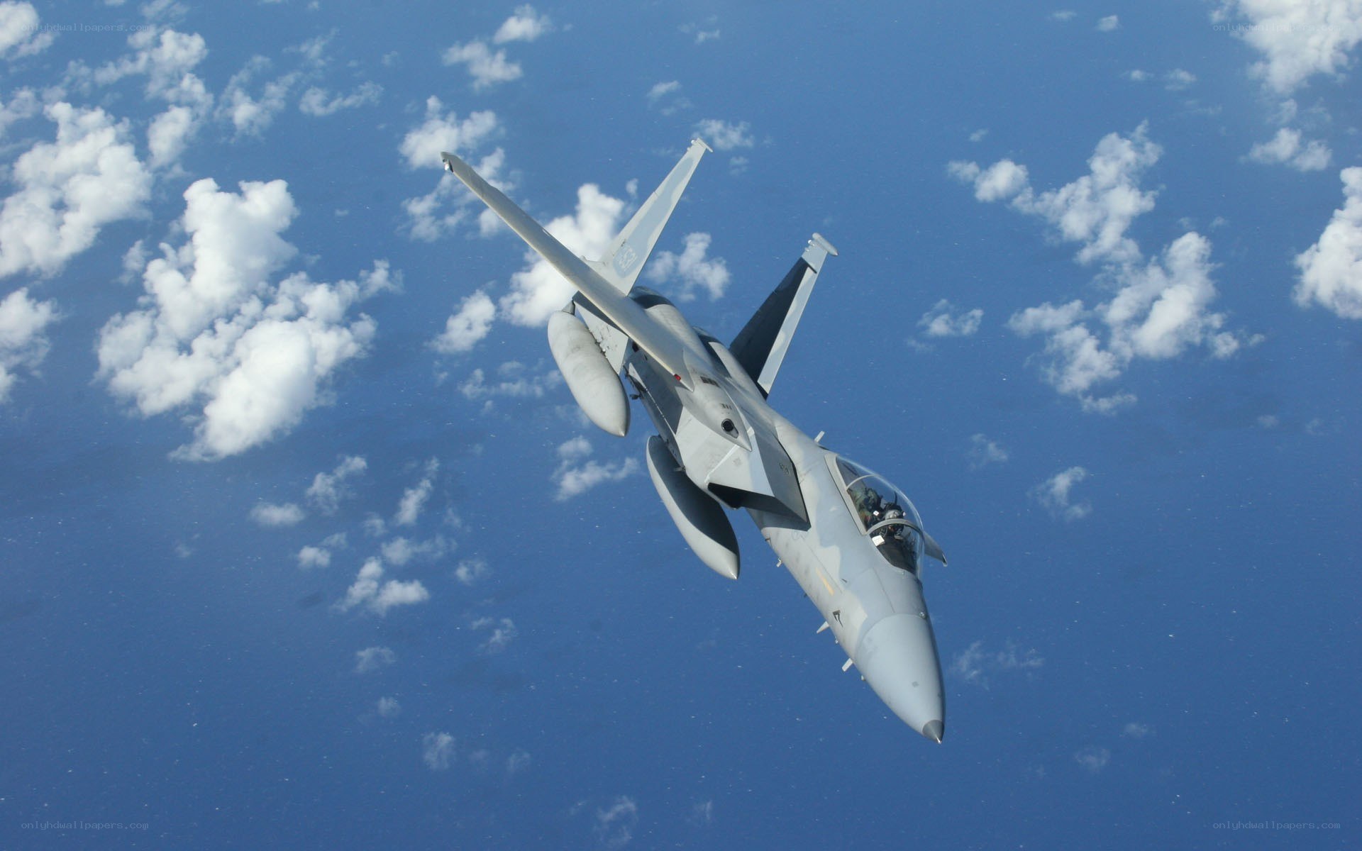 F-16 fighter jet in flight