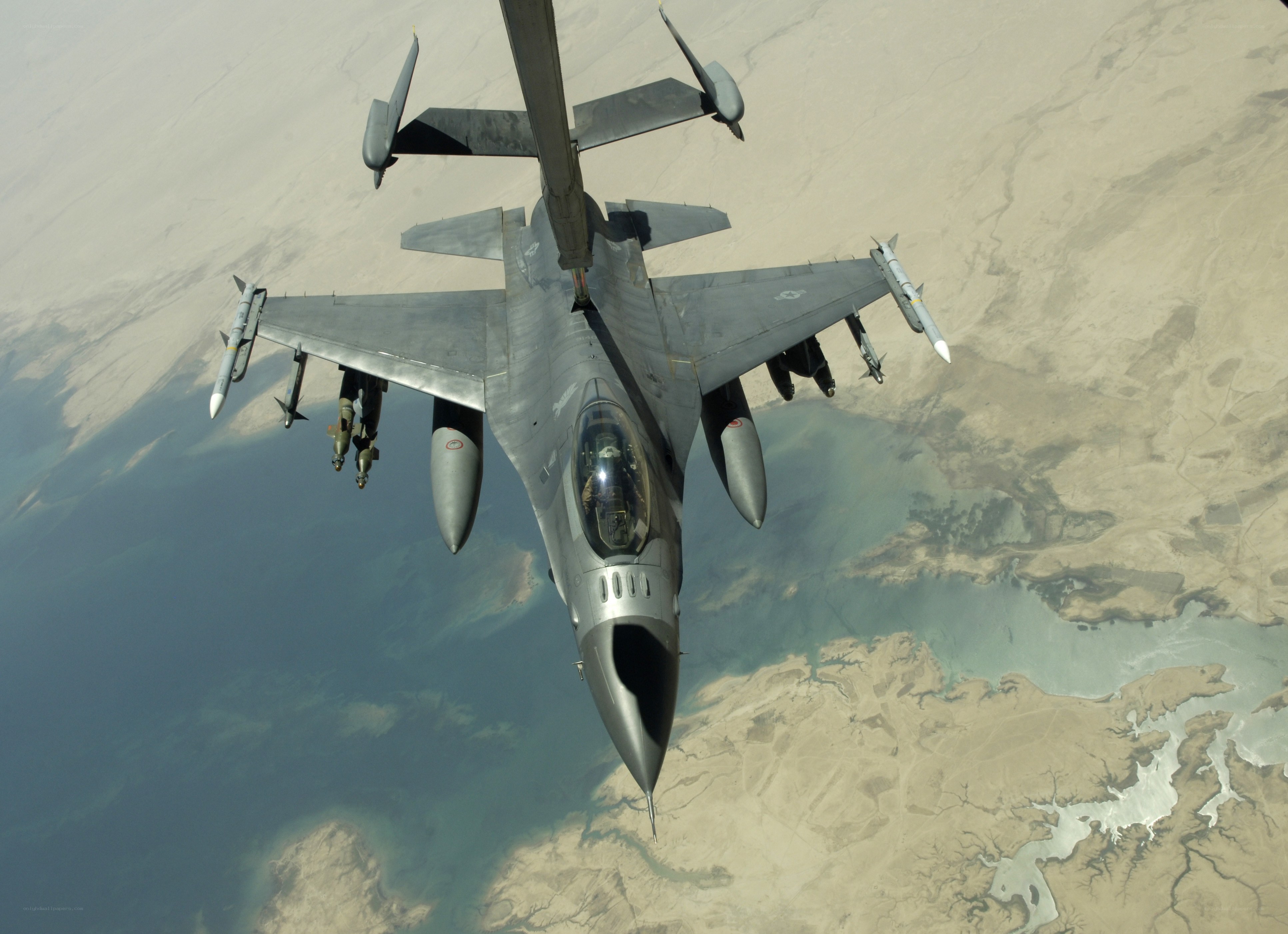 F-16 fighter jet in flight