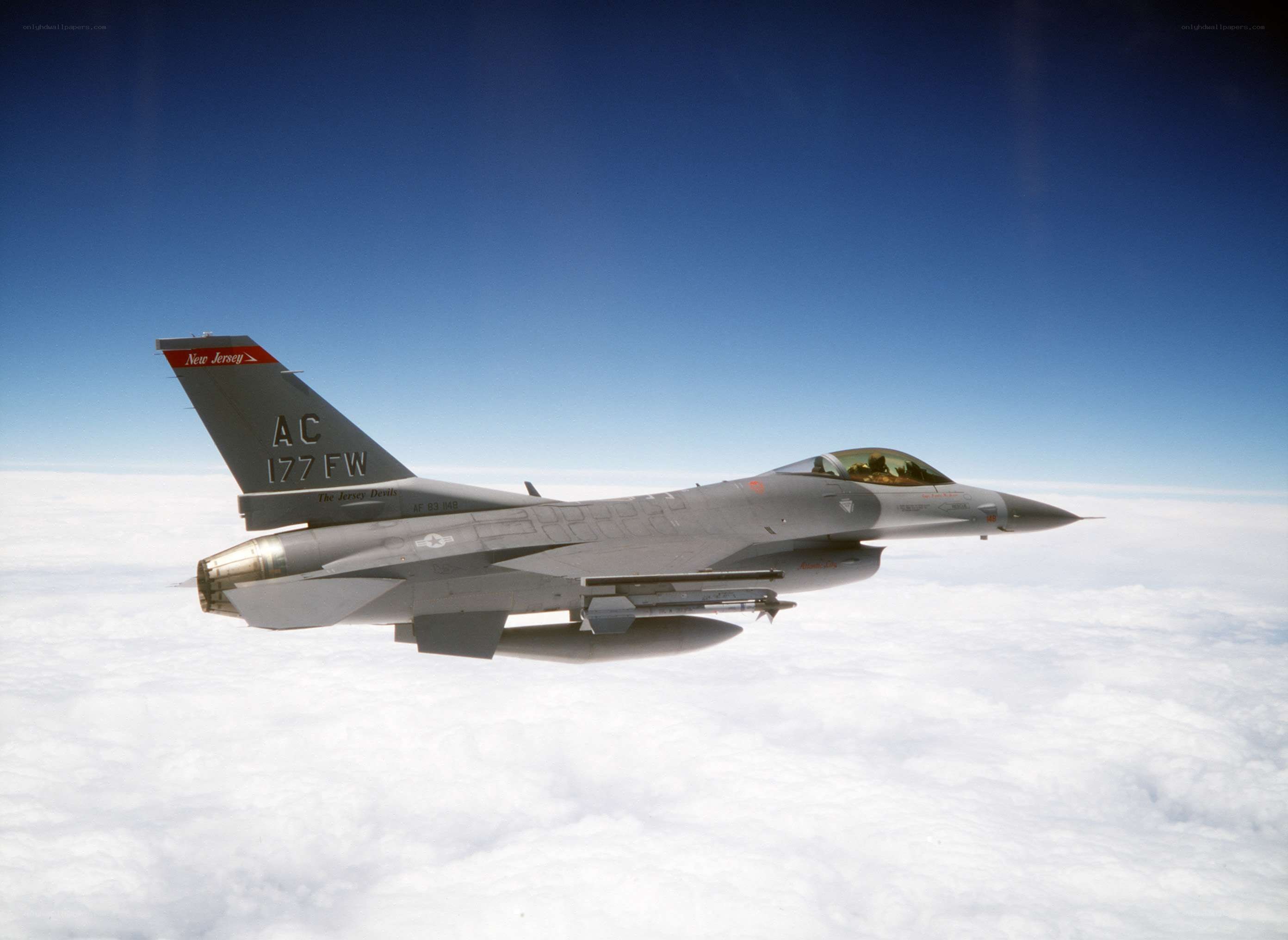 F-16 fighter jet in flight