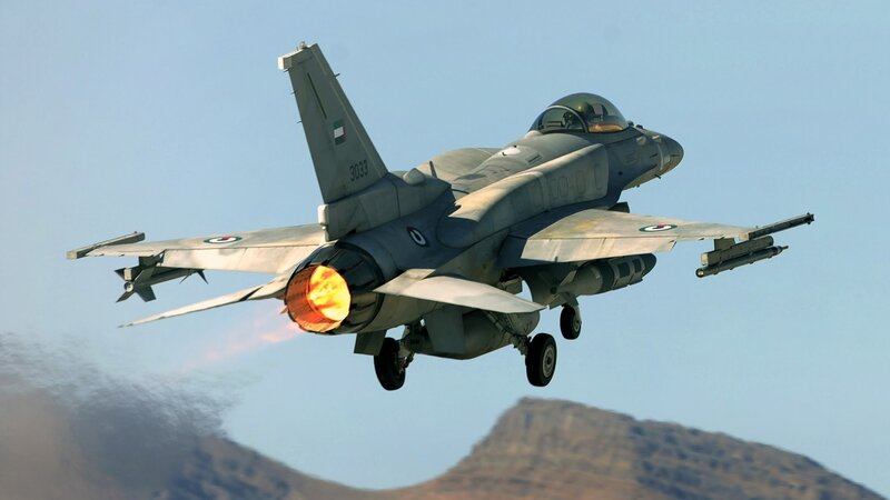 F-16 fighter jet in flight