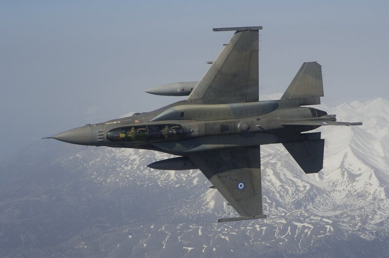 F-16 fighter jet in flight