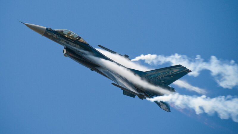 F-16 fighter jet in flight